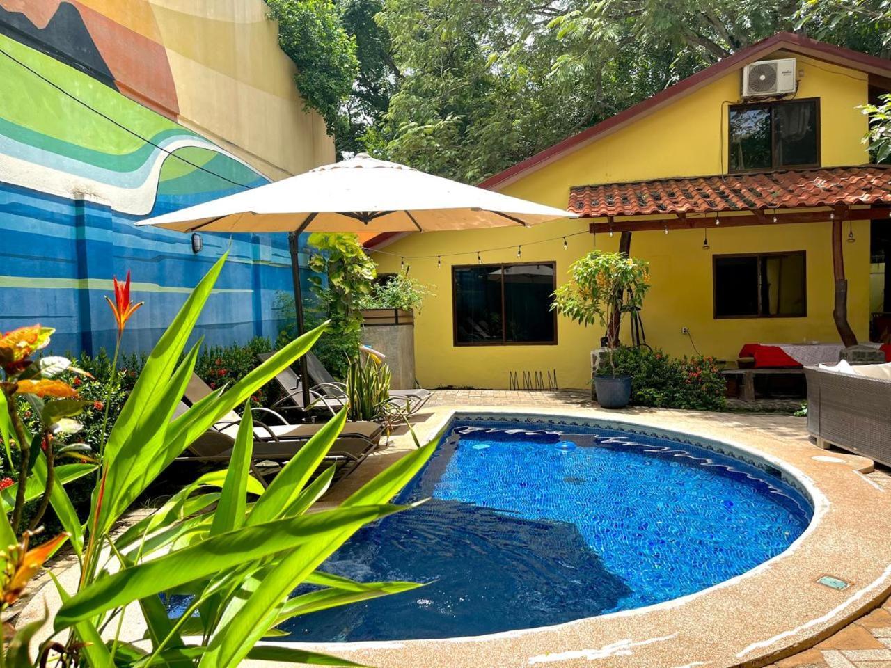 Tamarindo Backpackers Pansiyon Dış mekan fotoğraf