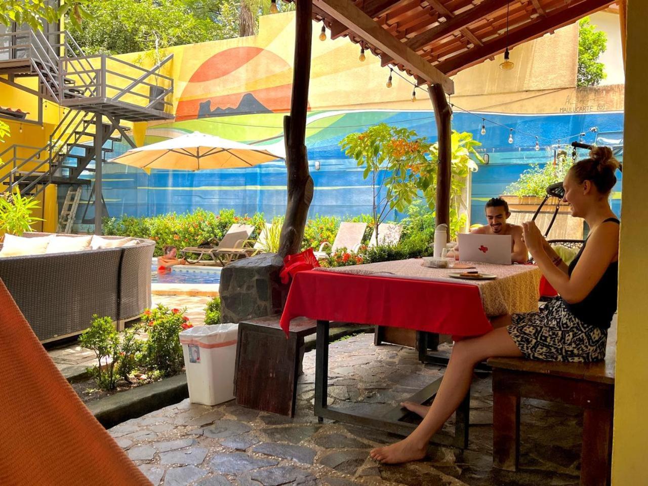 Tamarindo Backpackers Pansiyon Dış mekan fotoğraf
