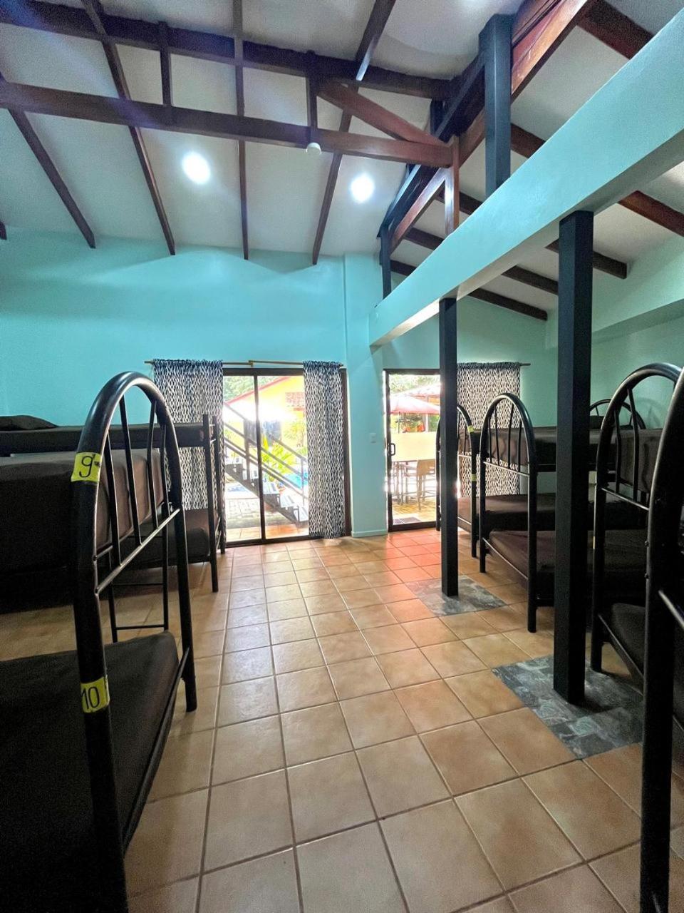 Tamarindo Backpackers Pansiyon Dış mekan fotoğraf